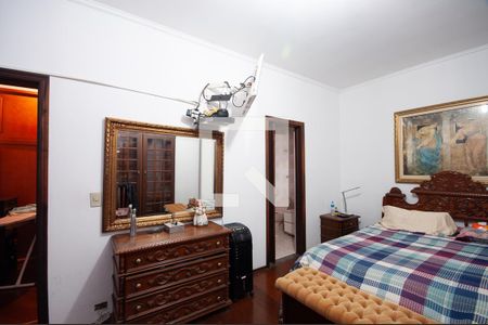 Casa à venda com 530m², 5 quartos e 8 vagasQuarto 1 Suíte