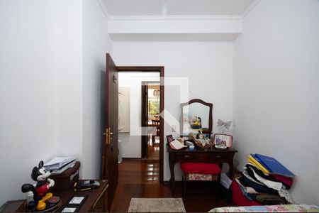 Casa à venda com 530m², 5 quartos e 8 vagasQuarto 2