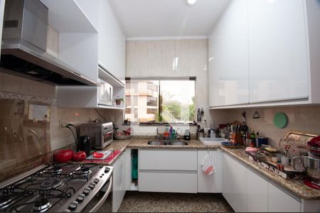 Casa à venda com 530m², 5 quartos e 8 vagasCozinha