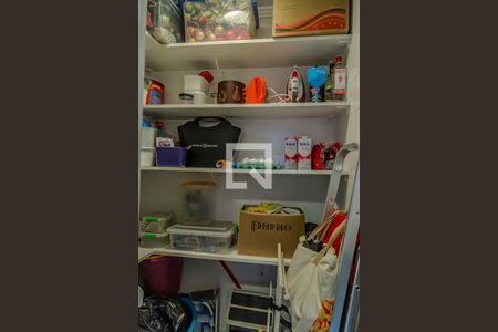 Casa à venda com 160m², 3 quartos e 4 vagasÁrea de Serviço - Despensa