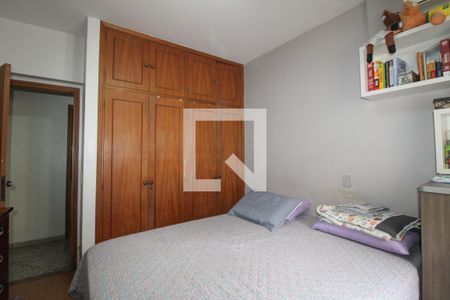 Apartamento à venda com 120m², 3 quartos e 2 vagasQuarto 2