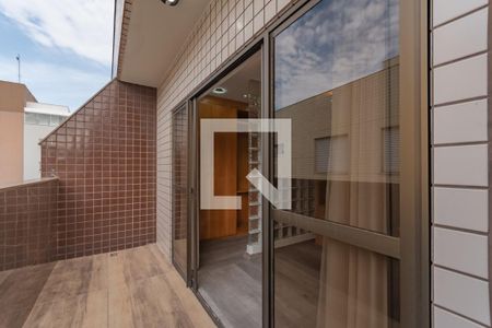 Apartamento à venda com 215m², 3 quartos e 2 vagasVaranda Suíte 2