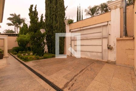 Casa à venda com 1000m², 5 quartos e 4 vagas Casa à venda com 1000m², 5 quartos e 4 vagasÁrea Externa