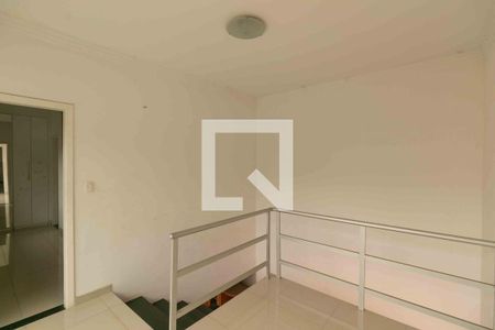 Casa à venda com 1000m², 5 quartos e 4 vagas Casa à venda com 1000m², 5 quartos e 4 vagasCorredor