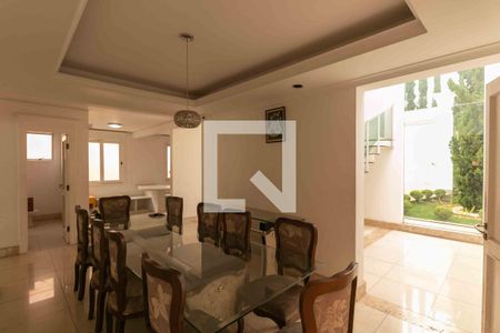 Casa à venda com 1000m², 5 quartos e 4 vagas Casa à venda com 1000m², 5 quartos e 4 vagasCopa