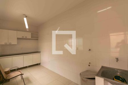 Casa à venda com 1000m², 5 quartos e 4 vagas Casa à venda com 1000m², 5 quartos e 4 vagasÁrea de Serviço