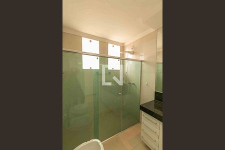 Casa à venda com 1000m², 5 quartos e 4 vagas Casa à venda com 1000m², 5 quartos e 4 vagasBanheiro Social