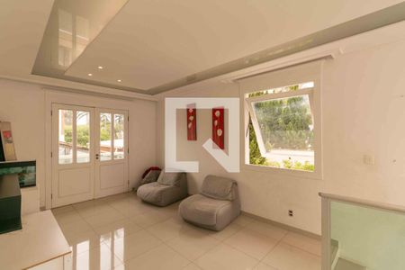 Casa à venda com 1000m², 5 quartos e 4 vagas Casa à venda com 1000m², 5 quartos e 4 vagasSala 2