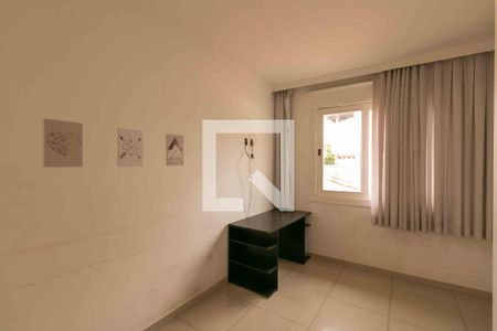 Casa à venda com 1000m², 5 quartos e 4 vagas Casa à venda com 1000m², 5 quartos e 4 vagasQuarto 1