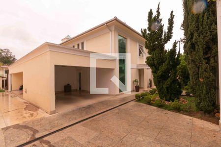 Casa à venda com 1000m², 5 quartos e 4 vagas Casa à venda com 1000m², 5 quartos e 4 vagasÁrea Externa