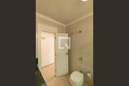 Casa à venda com 1000m², 5 quartos e 4 vagas Casa à venda com 1000m², 5 quartos e 4 vagasBanheiro Social