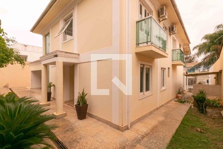 Casa à venda com 1000m², 5 quartos e 4 vagas Casa à venda com 1000m², 5 quartos e 4 vagasÁrea Externa