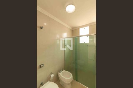 Casa à venda com 1000m², 5 quartos e 4 vagas Casa à venda com 1000m², 5 quartos e 4 vagasBanheiro Social