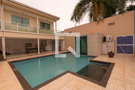 Casa à venda com 1000m², 5 quartos e 4 vagas Casa à venda com 1000m², 5 quartos e 4 vagasÁrea Externa