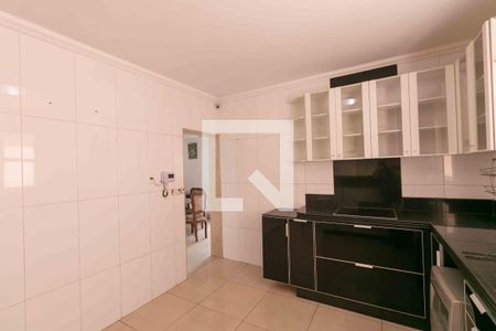 Casa à venda com 1000m², 5 quartos e 4 vagas Casa à venda com 1000m², 5 quartos e 4 vagasCozinha