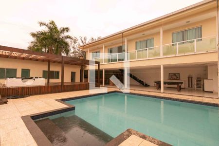 Casa à venda com 1000m², 5 quartos e 4 vagas Casa à venda com 1000m², 5 quartos e 4 vagasÁrea Externa
