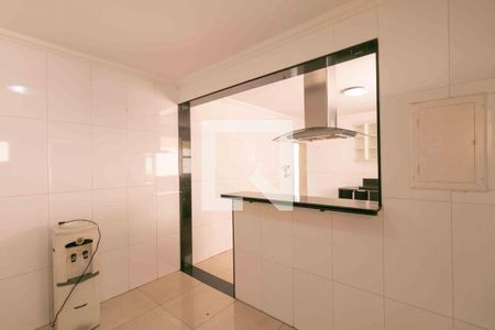 Casa à venda com 1000m², 5 quartos e 4 vagas Casa à venda com 1000m², 5 quartos e 4 vagasCozinha