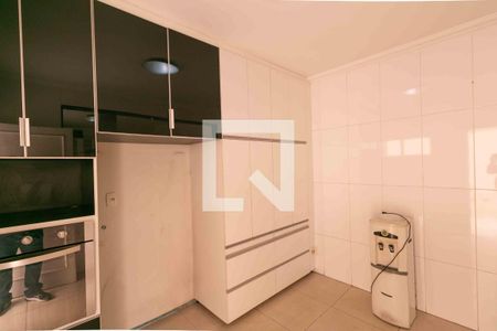 Casa à venda com 1000m², 5 quartos e 4 vagas Casa à venda com 1000m², 5 quartos e 4 vagasCozinha