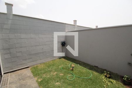 Casa de condomínio para alugar com 102m², 3 quartos e 2 vagasQuintal