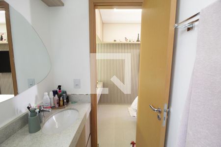 Casa de condomínio para alugar com 102m², 3 quartos e 2 vagasBanheiro da Suíte 2