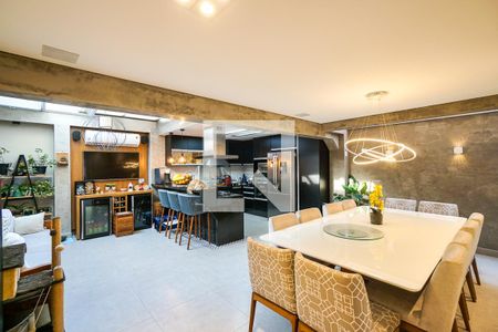 Casa de condomínio à venda com 165m², 3 quartos e 2 vagasCopa e cozinha