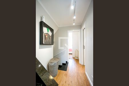 Casa de condomínio à venda com 165m², 3 quartos e 2 vagasHall da escada