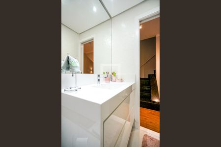 Casa de condomínio à venda com 165m², 3 quartos e 2 vagasBanheiro social