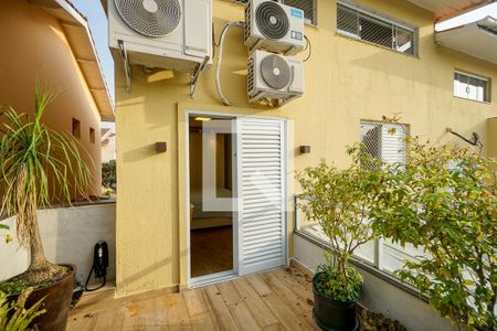 Casa de condomínio à venda com 165m², 3 quartos e 2 vagasVaranda