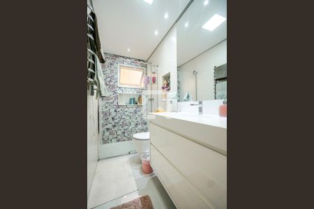 Casa de condomínio à venda com 165m², 3 quartos e 2 vagasBanheiro social