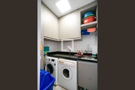 Casa de condomínio à venda com 165m², 3 quartos e 2 vagasÁrea de serviço