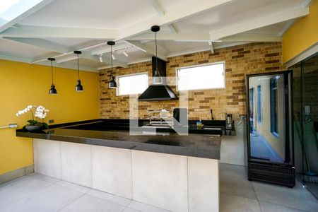 Casa de condomínio à venda com 165m², 3 quartos e 2 vagasChurrasqueira