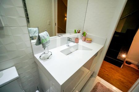 Casa de condomínio à venda com 165m², 3 quartos e 2 vagasBanheiro social