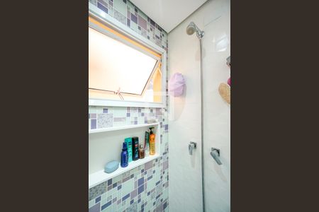 Casa de condomínio à venda com 165m², 3 quartos e 2 vagasBanheiro social