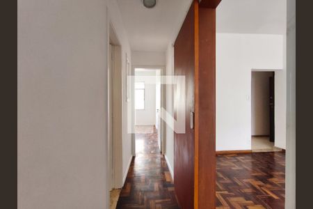 Apartamento para alugar com 90m², 3 quartos e sem vaga Apartamento para alugar com 90m², 3 quartos e sem vagaCorredor