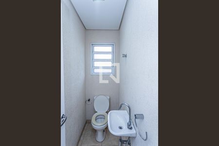 Lavabo de casa para alugar com 2 quartos, 150m² em Parque Maria Domitila, São Paulo