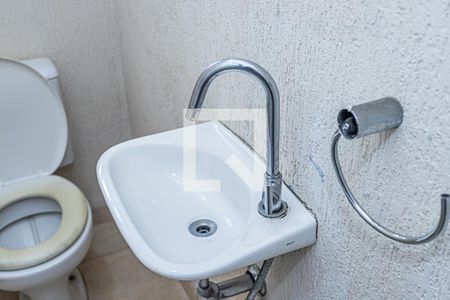 Lavabo de casa para alugar com 2 quartos, 150m² em Parque Maria Domitila, São Paulo