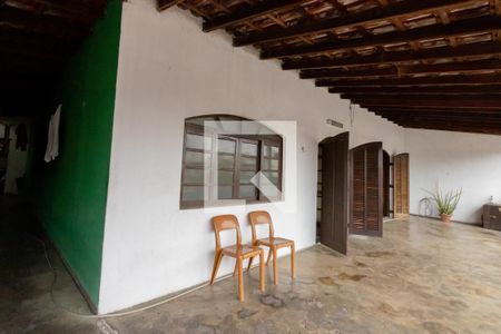 Casa à venda com 175m², 3 quartos e 5 vagasVaranda