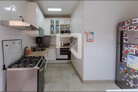 Apartamento à venda com 95m², 3 quartos e 3 vagas Apartamento à venda com 95m², 3 quartos e 3 vagasCozinha