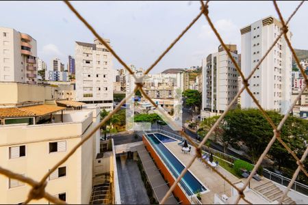 Apartamento à venda com 95m², 3 quartos e 3 vagas Apartamento à venda com 95m², 3 quartos e 3 vagasVista