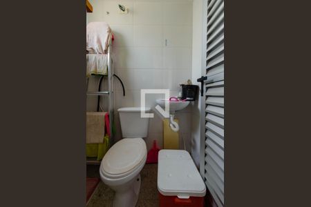 Apartamento à venda com 95m², 3 quartos e 3 vagas Apartamento à venda com 95m², 3 quartos e 3 vagasBanheiro de serviço