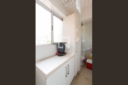 Apartamento à venda com 95m², 3 quartos e 3 vagas Apartamento à venda com 95m², 3 quartos e 3 vagasÁrea de serviço