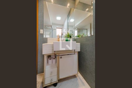 Apartamento à venda com 95m², 3 quartos e 3 vagas Apartamento à venda com 95m², 3 quartos e 3 vagasBanheiro