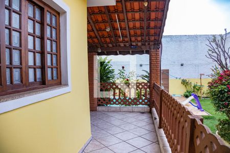 Casa à venda com 313m², 4 quartos e 3 vagas Casa à venda com 313m², 4 quartos e 3 vagasVaranda