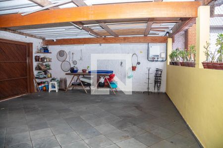 Casa à venda com 313m², 4 quartos e 3 vagas Casa à venda com 313m², 4 quartos e 3 vagasGaragem