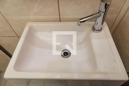 Casa à venda com 313m², 4 quartos e 3 vagas Casa à venda com 313m², 4 quartos e 3 vagasBanheiro social 1