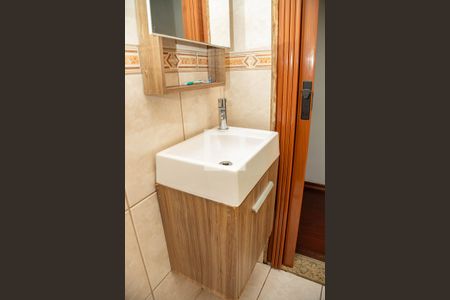 Casa à venda com 313m², 4 quartos e 3 vagas Casa à venda com 313m², 4 quartos e 3 vagasBanheiro social 1