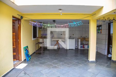 Casa à venda com 313m², 4 quartos e 3 vagas Casa à venda com 313m², 4 quartos e 3 vagasÁrea de serviço