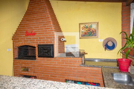 Casa à venda com 313m², 4 quartos e 3 vagas Casa à venda com 313m², 4 quartos e 3 vagasÁrea de lazer - churrasqueira