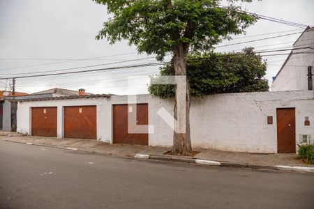 Casa à venda com 313m², 4 quartos e 3 vagas Casa à venda com 313m², 4 quartos e 3 vagasFachada