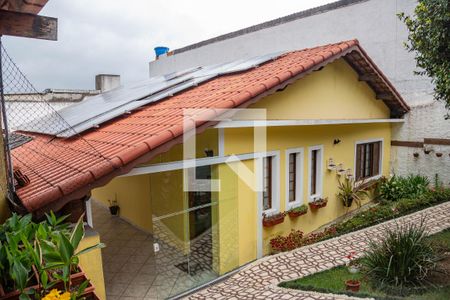 Casa à venda com 313m², 4 quartos e 3 vagas Casa à venda com 313m², 4 quartos e 3 vagasFachada